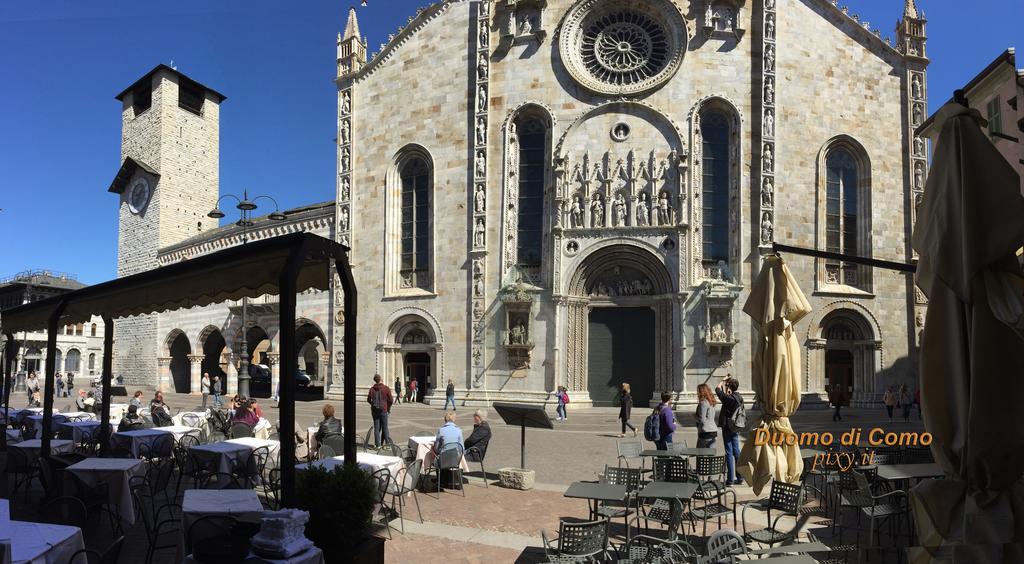 Ancient Courtyard Bonanomi In Como Historic Centre Стая снимка